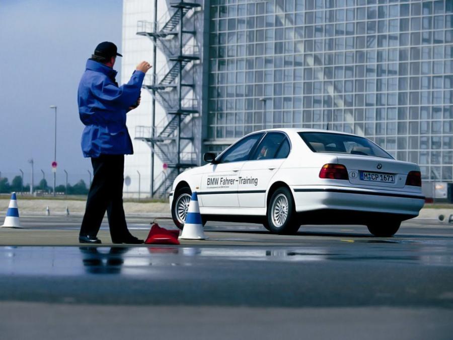  BMW 5-Series Sedan 1995 года  (фото 8 из 26)